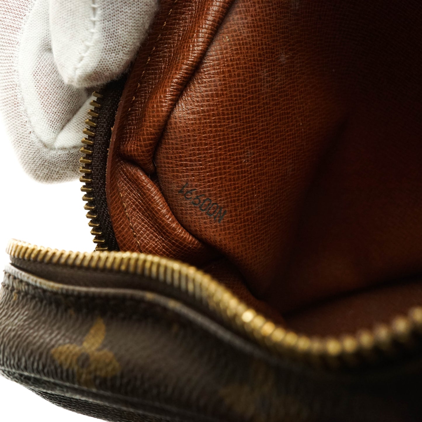 Louis Vuitton Trocadero 24 Cross Body