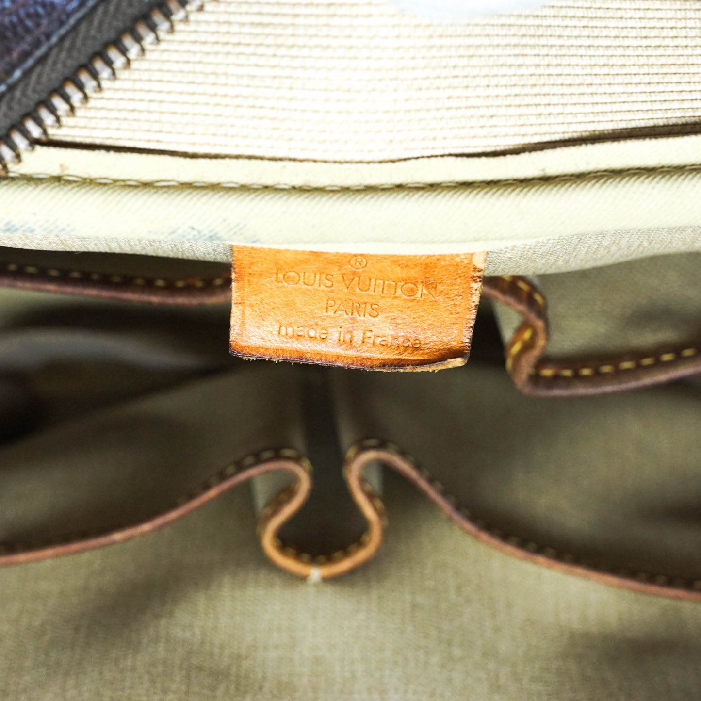 Louis Vuitton Deauville Hand Bag
