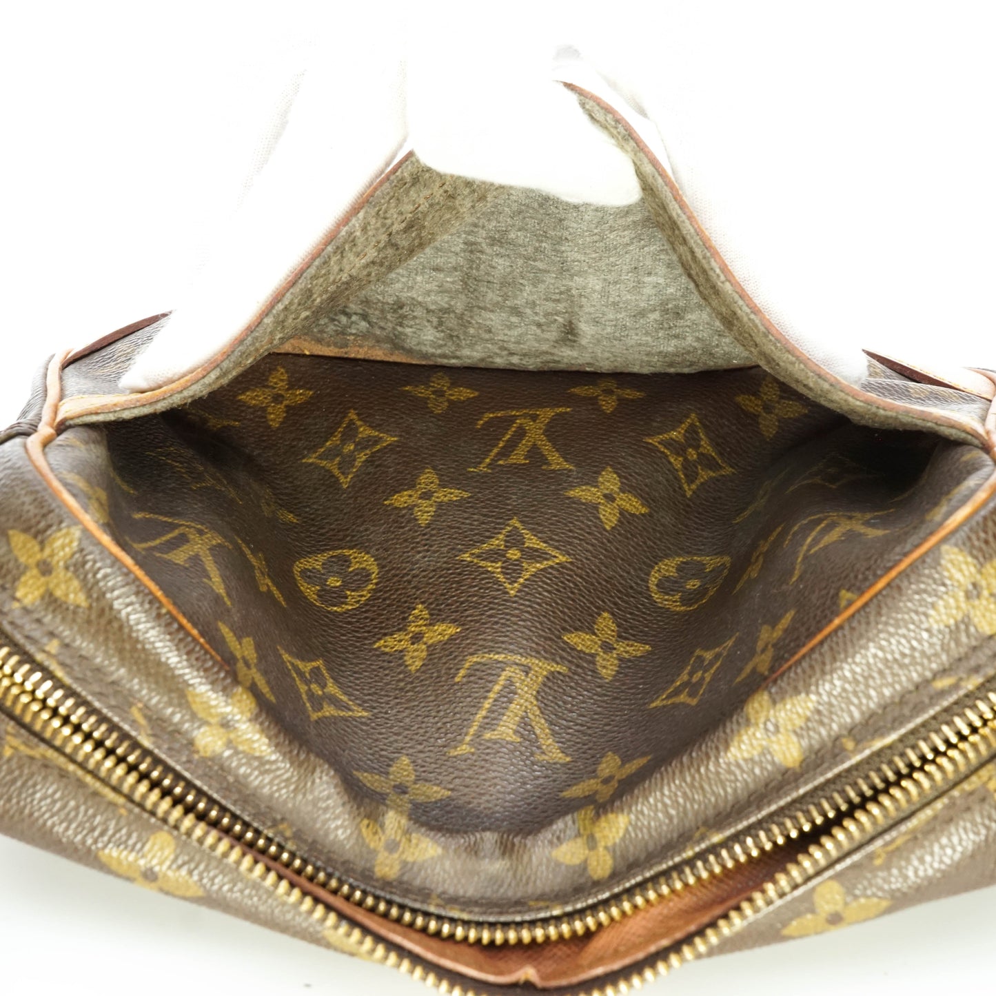 Louis Vuitton Trocadero 24 Cross Body