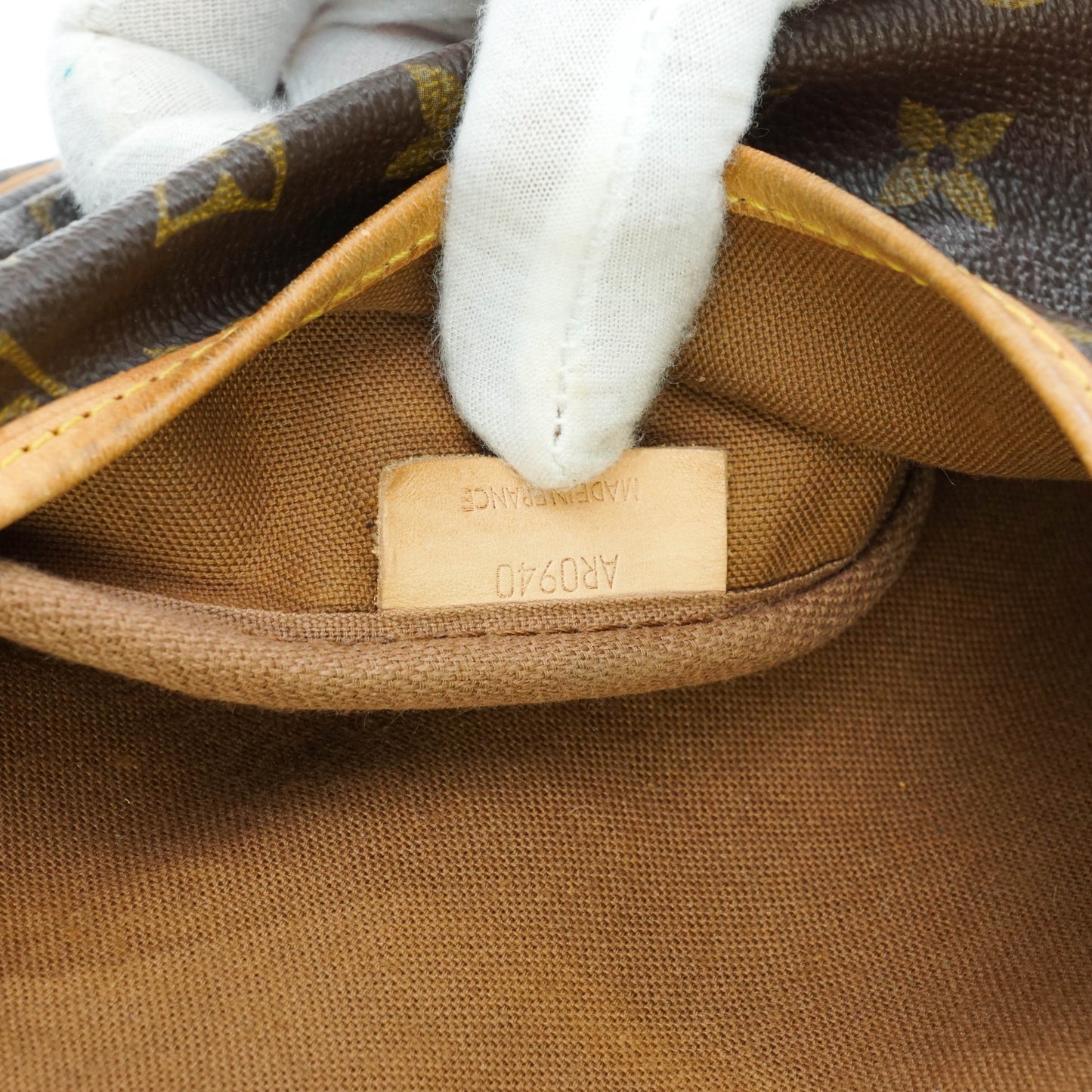 Louis Vuitton Saumur 35 Crossbody