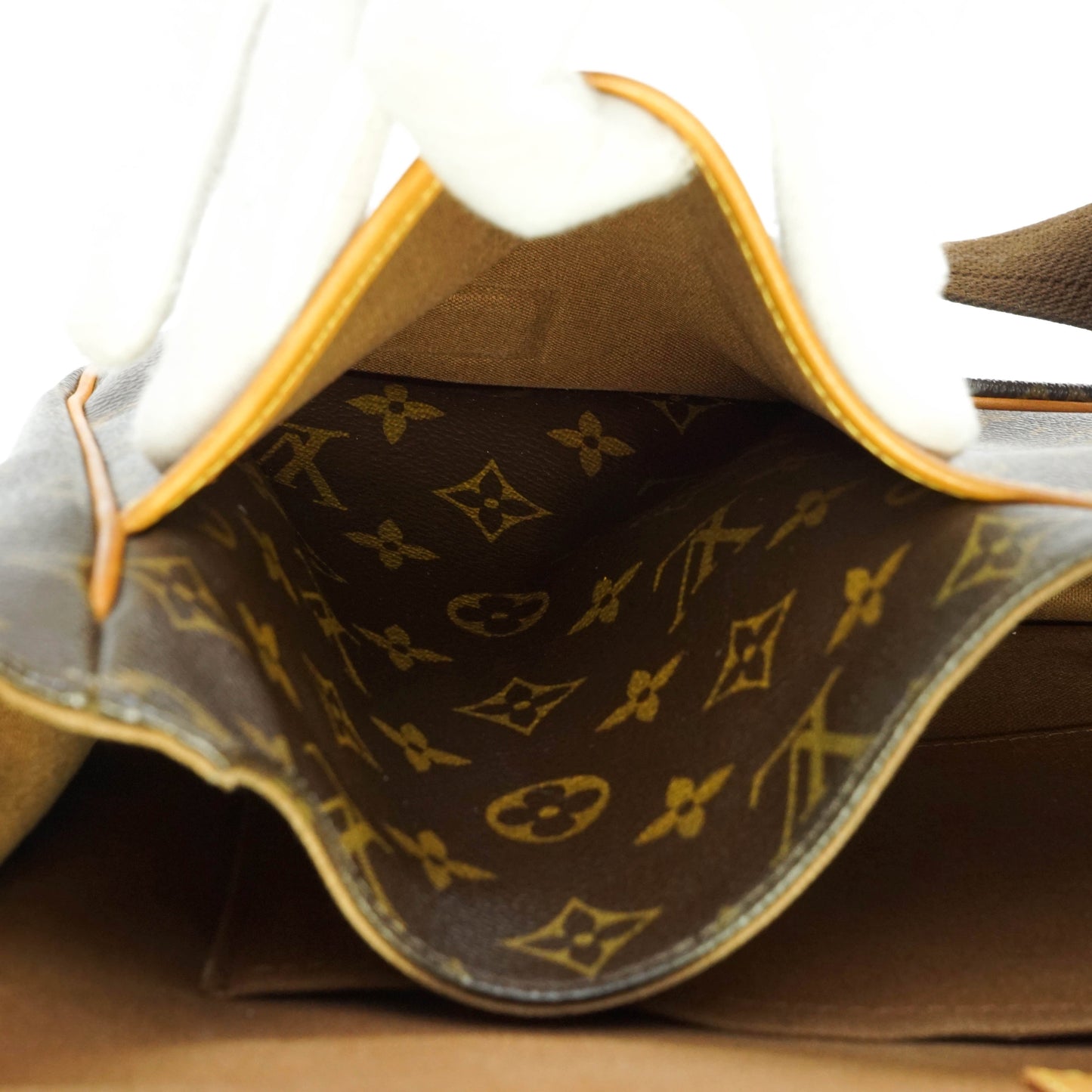 Louis Vuitton Bosphore Gm Crossbody