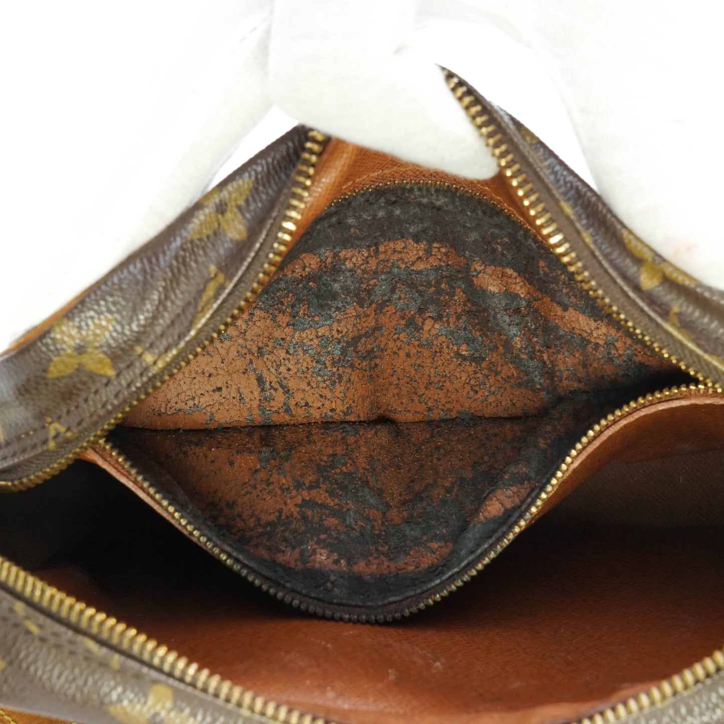 Louis Vuitton Trocadero 24 Cross Body