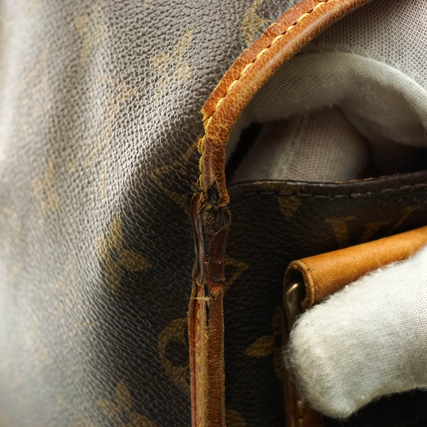 Louis Vuitton Bosphore Messenger