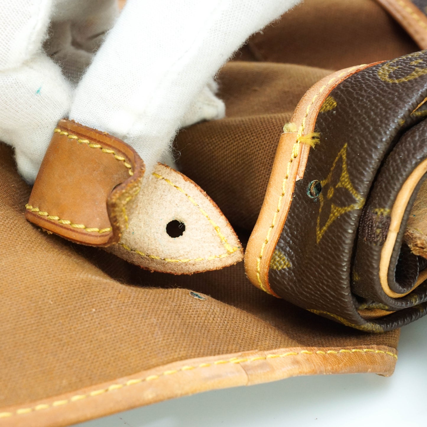 Louis Vuitton Saumur 35 Crossbody
