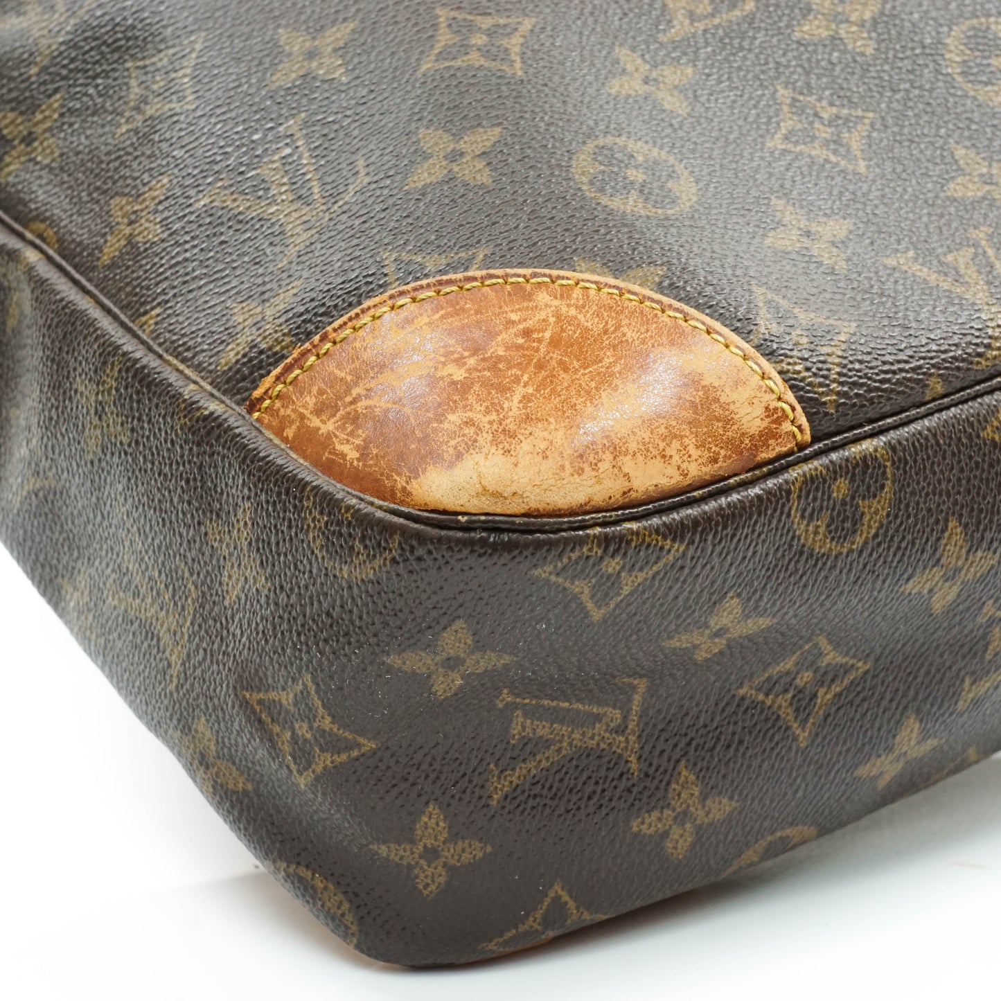 Louis Vuitton Boulogne 30 Crossbody