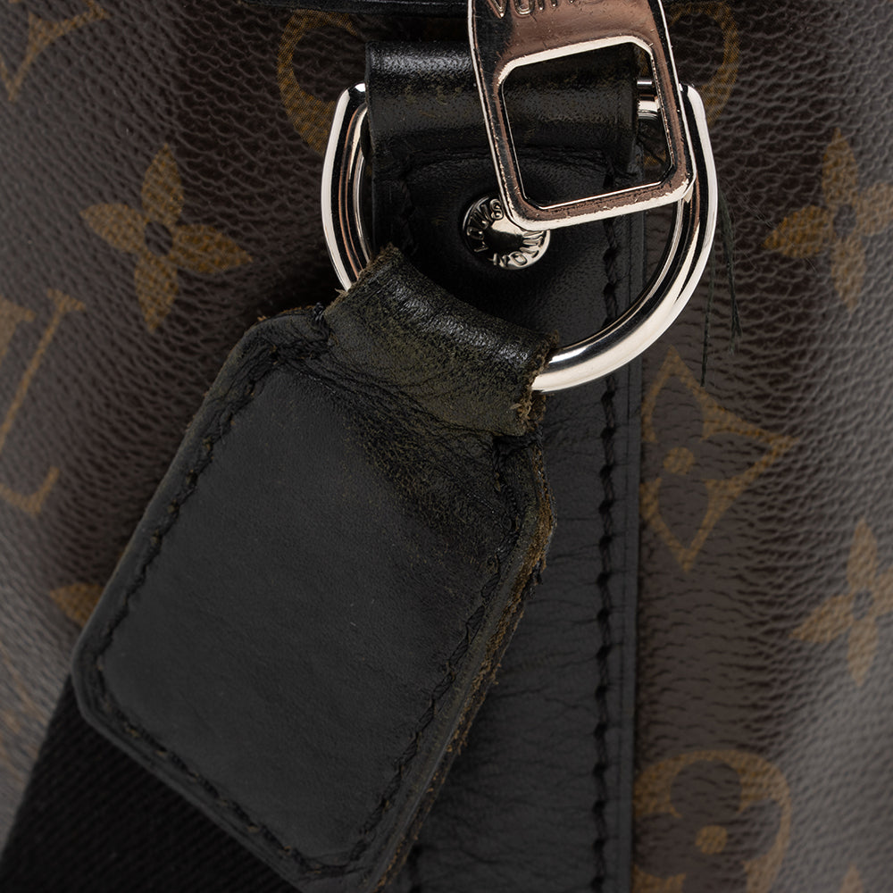 Louis Vuitton Monogram Canvas Macassar Torres Messenger Bag (SHF-16575)
