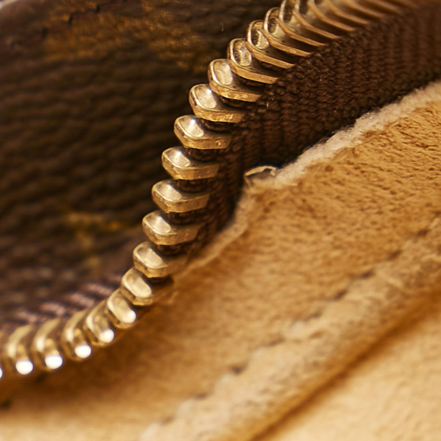 Louis Vuitton Monogram Looping GM (SHG-27053)