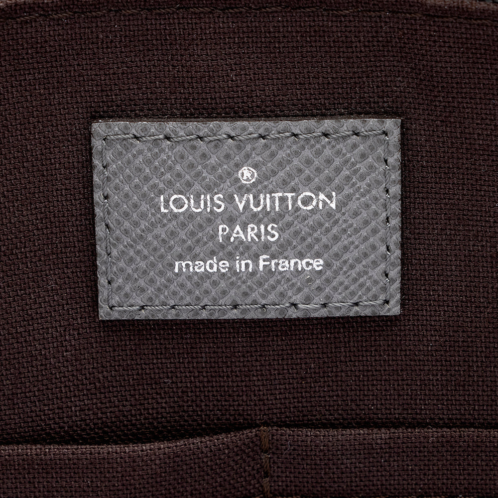 Louis Vuitton Taiga Leather Grigori Messenger Bag (SHF-16544)