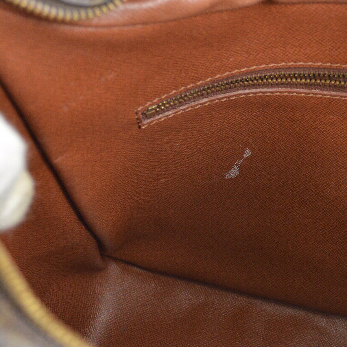 Louis Vuitton Boulogne 30 Shoulder