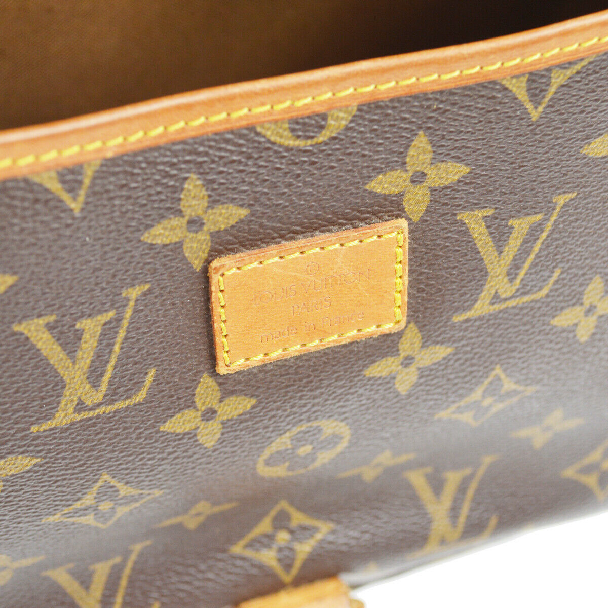 Louis Vuitton Saumur 35 Shoulder Bag