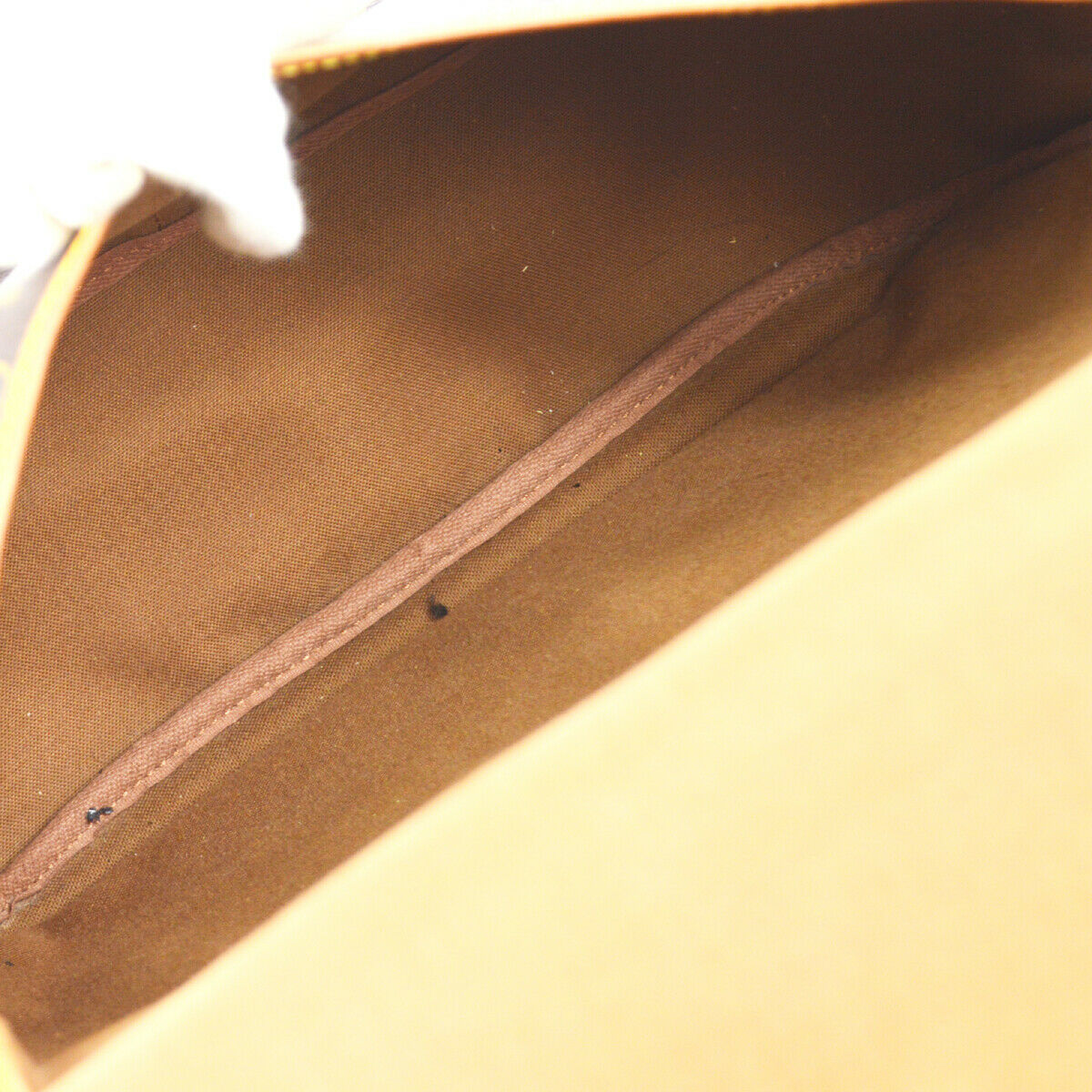 Louis Vuitton Saumur 35 Shoulder Bag