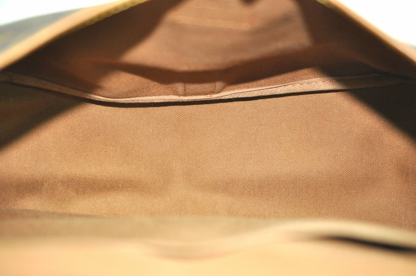 Louis Vuitton Saumur 35 Crossbody