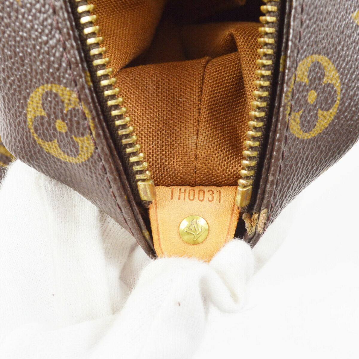 Louis Vuitton Cabas Mezzo Tote Bag