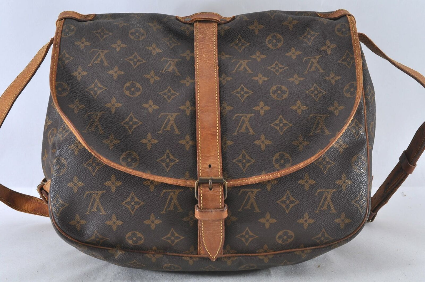 Louis Vuitton Saumur 35 Crossbody