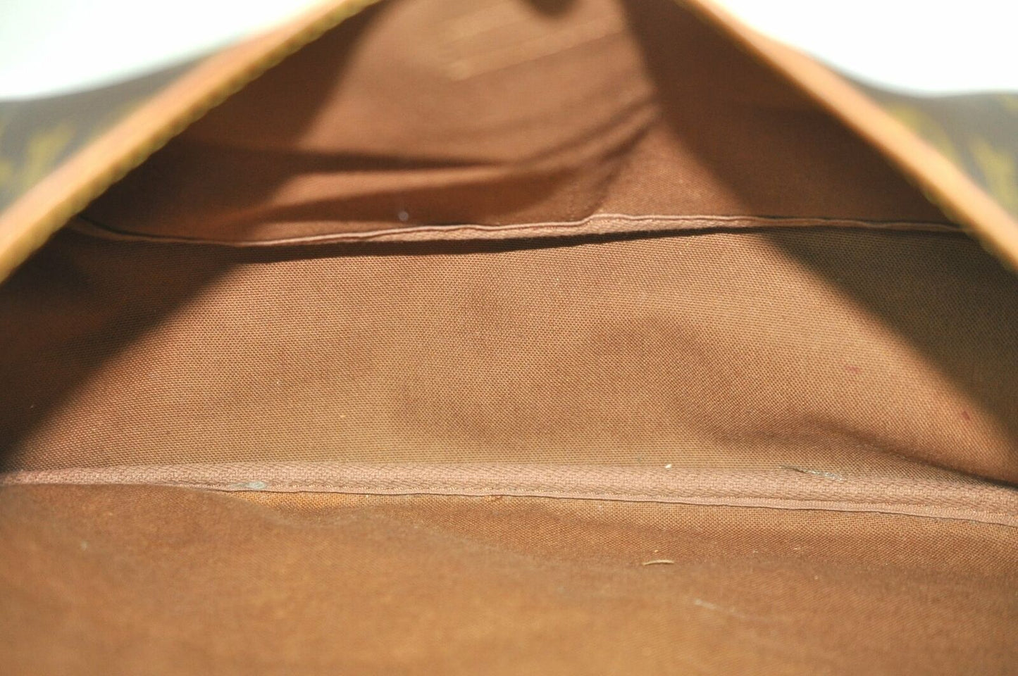 Louis Vuitton Saumur 35 Crossbody