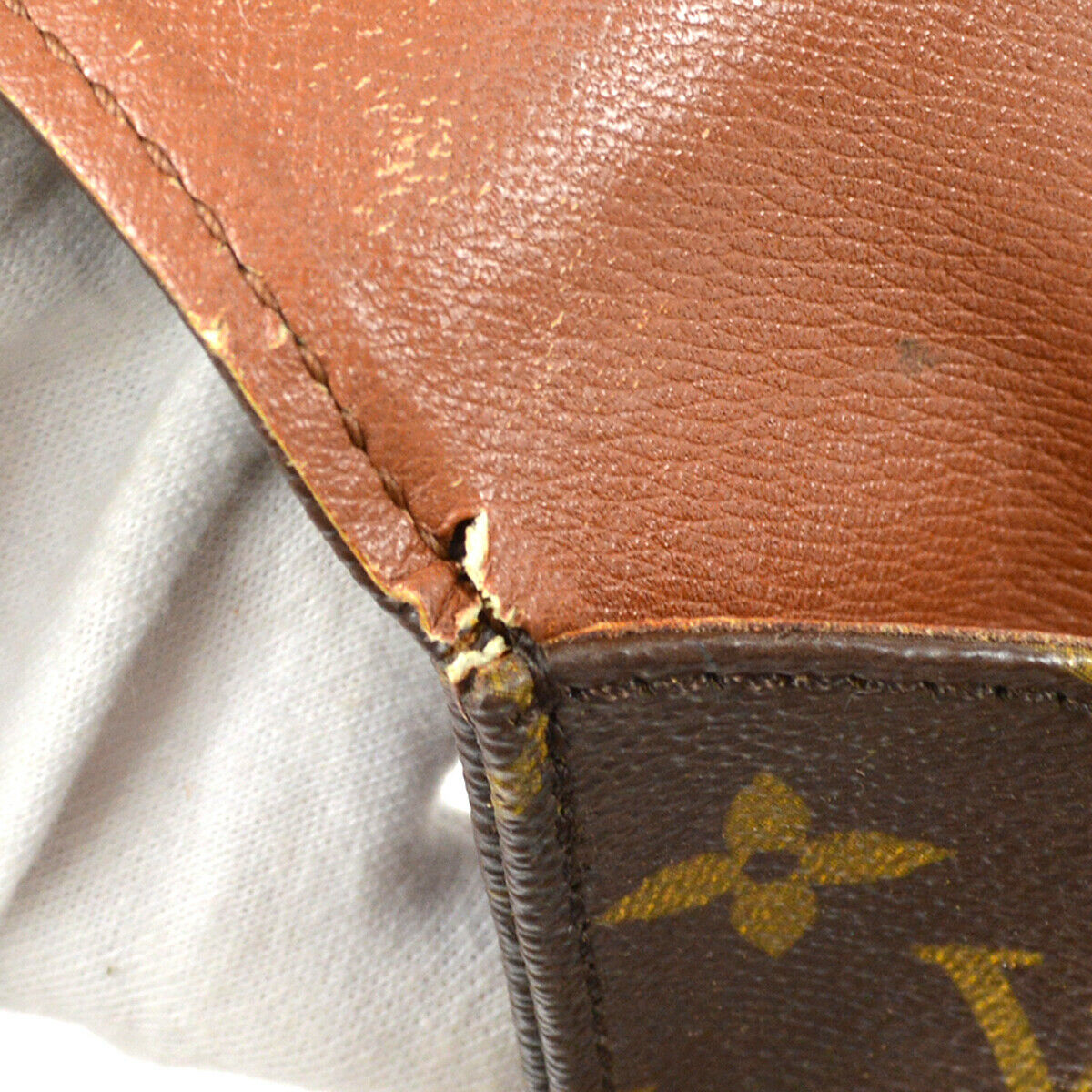Louis Vuitton Cartouchiere Gm