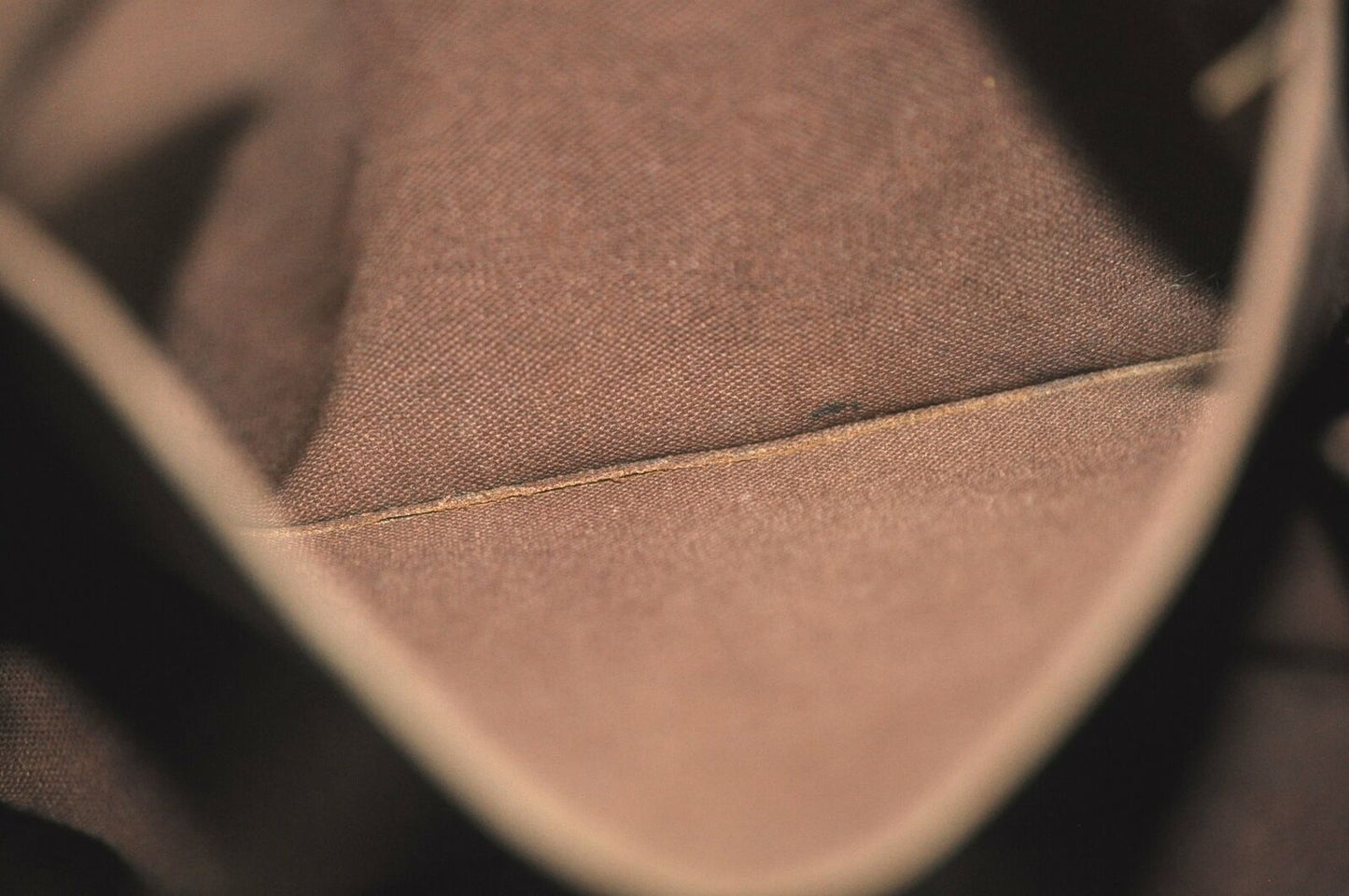 Louis Vuitton Beaubourg Cabas Tote