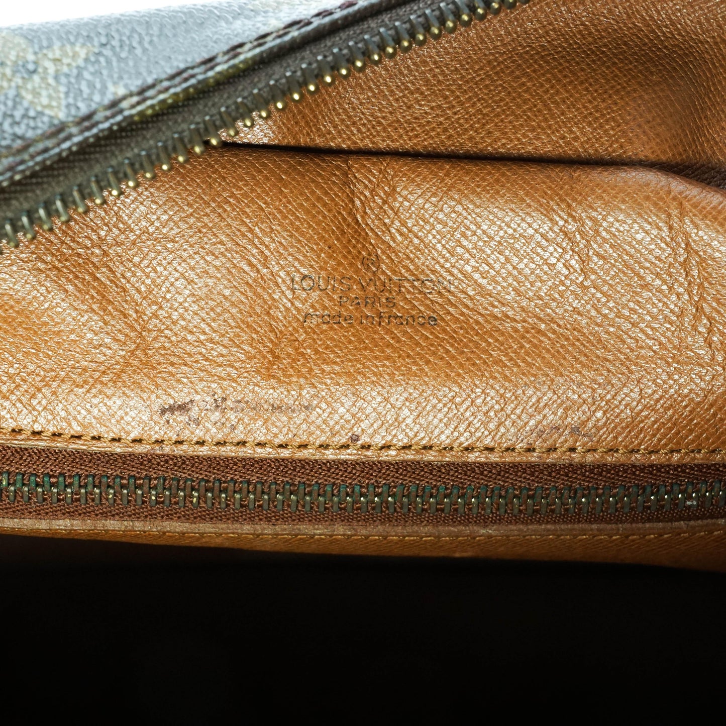Louis Vuitton Nile Gm Crossbody Bag