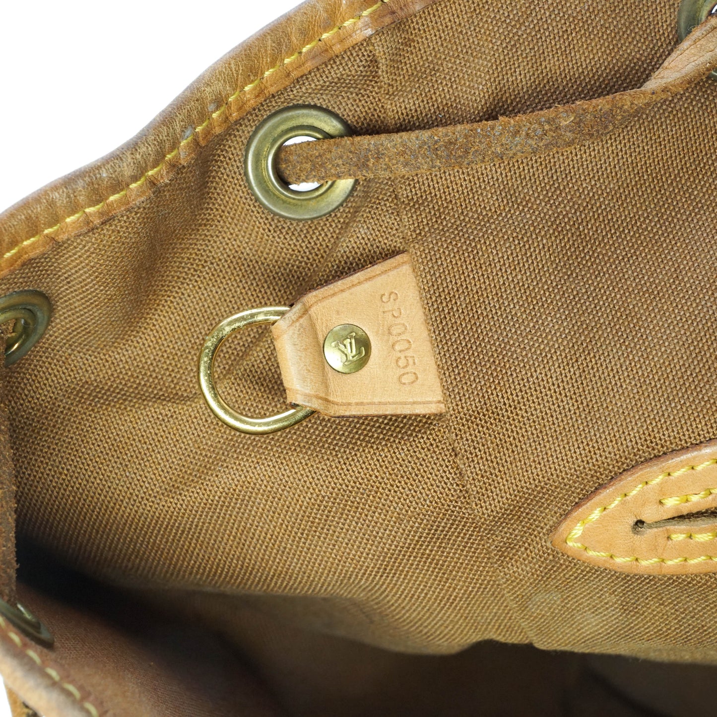 Louis Vuitton Montsouris Mm