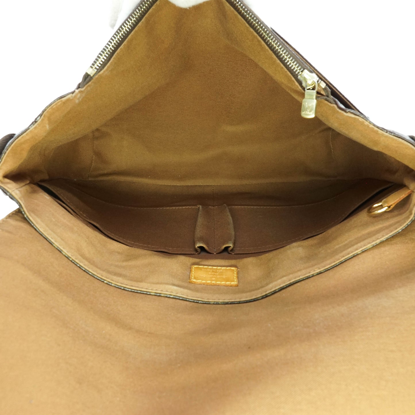 Louis Vuitton Beaubourg Messenger