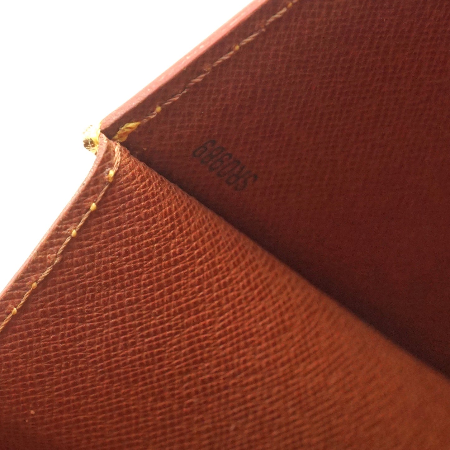 Louis Vuitton Serviette Conseiller