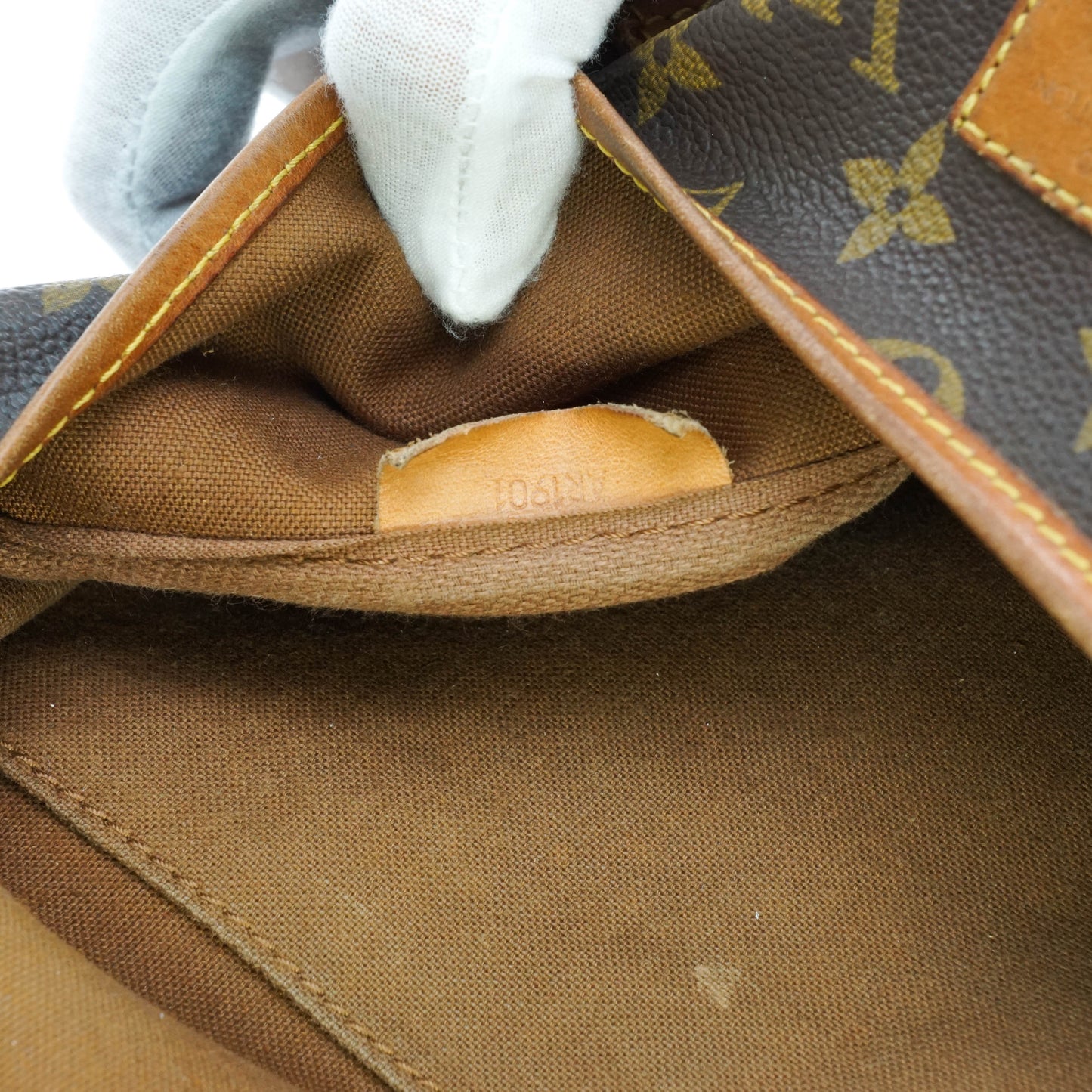Louis Vuitton Saumur 35 Crossbody