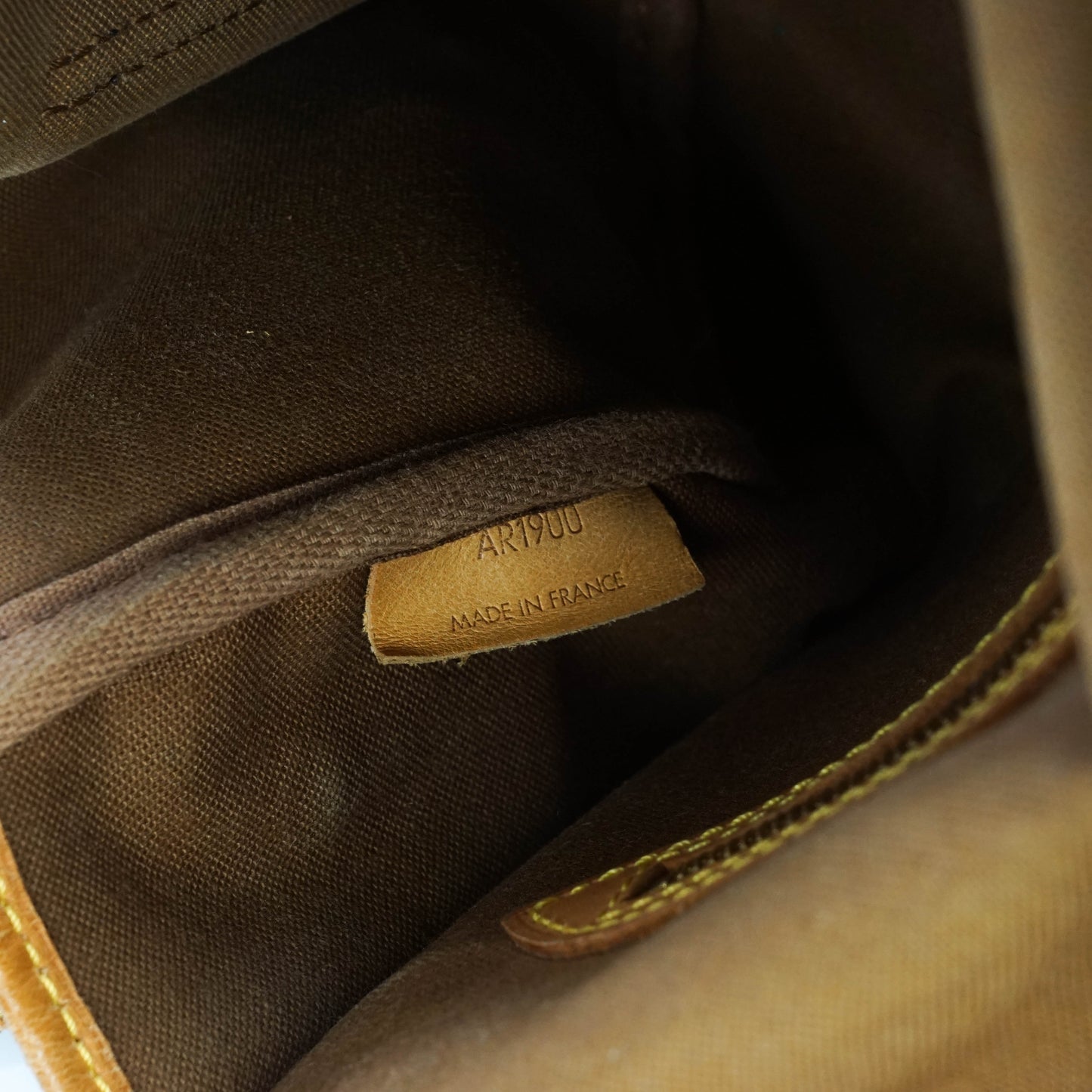 Louis Vuitton Gibeciere Mm