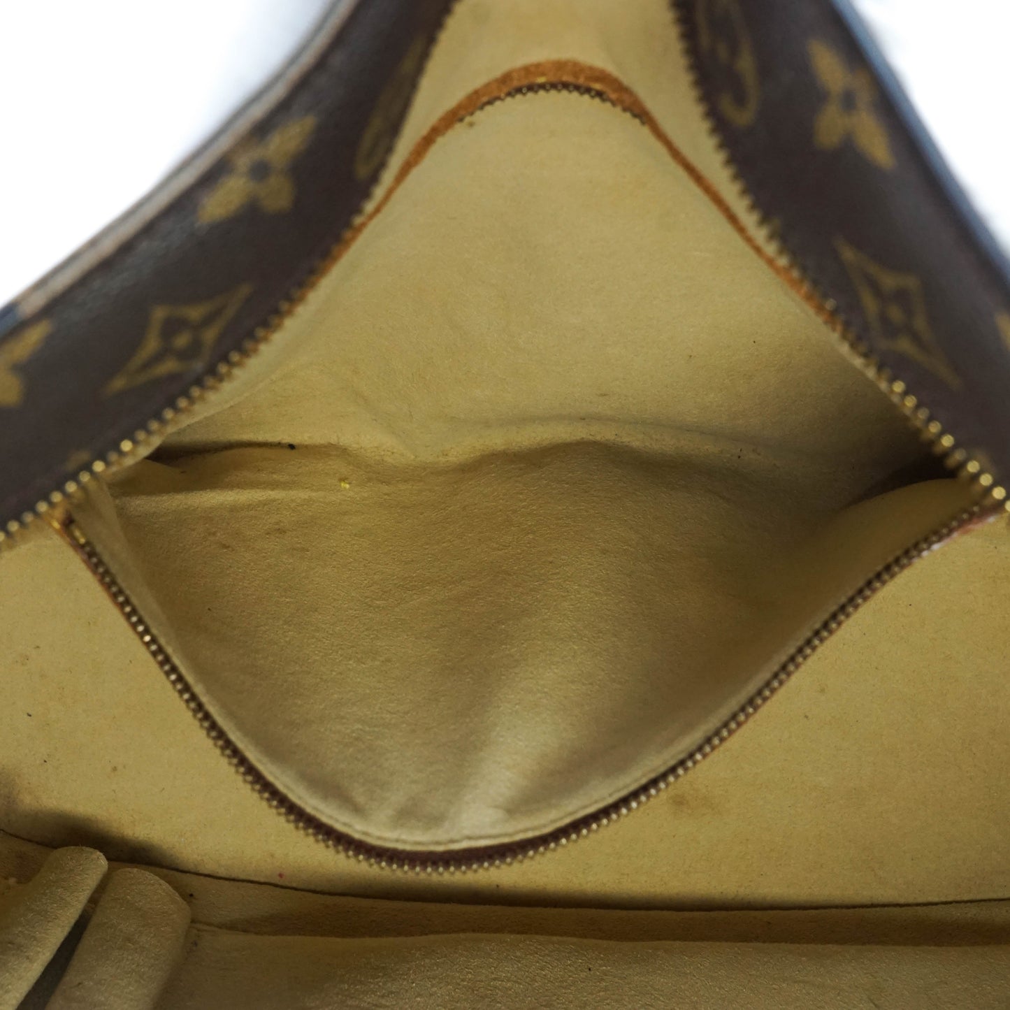 Louis Vuitton Babylone Tote Bag