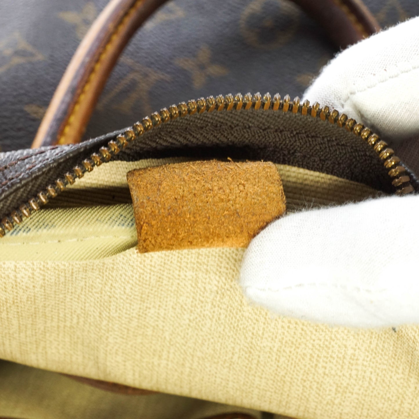Louis Vuitton Deauville Hand Bag