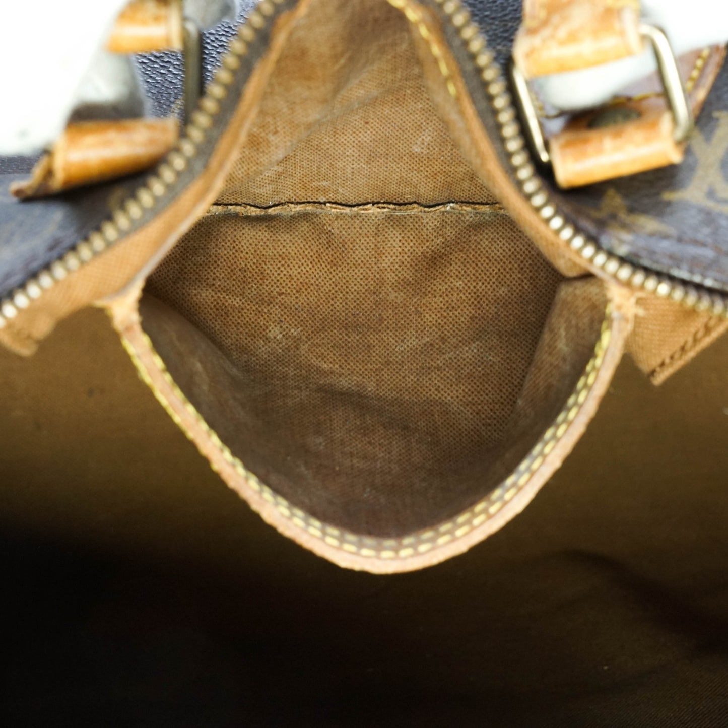 Louis Vuitton Speedy 40 Hand Bag