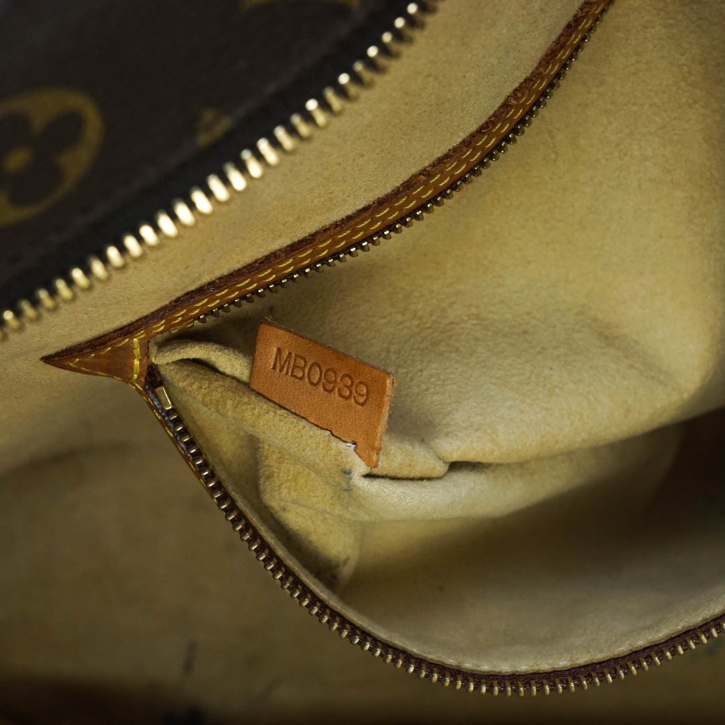 Louis Vuitton Babylone Tote Bag