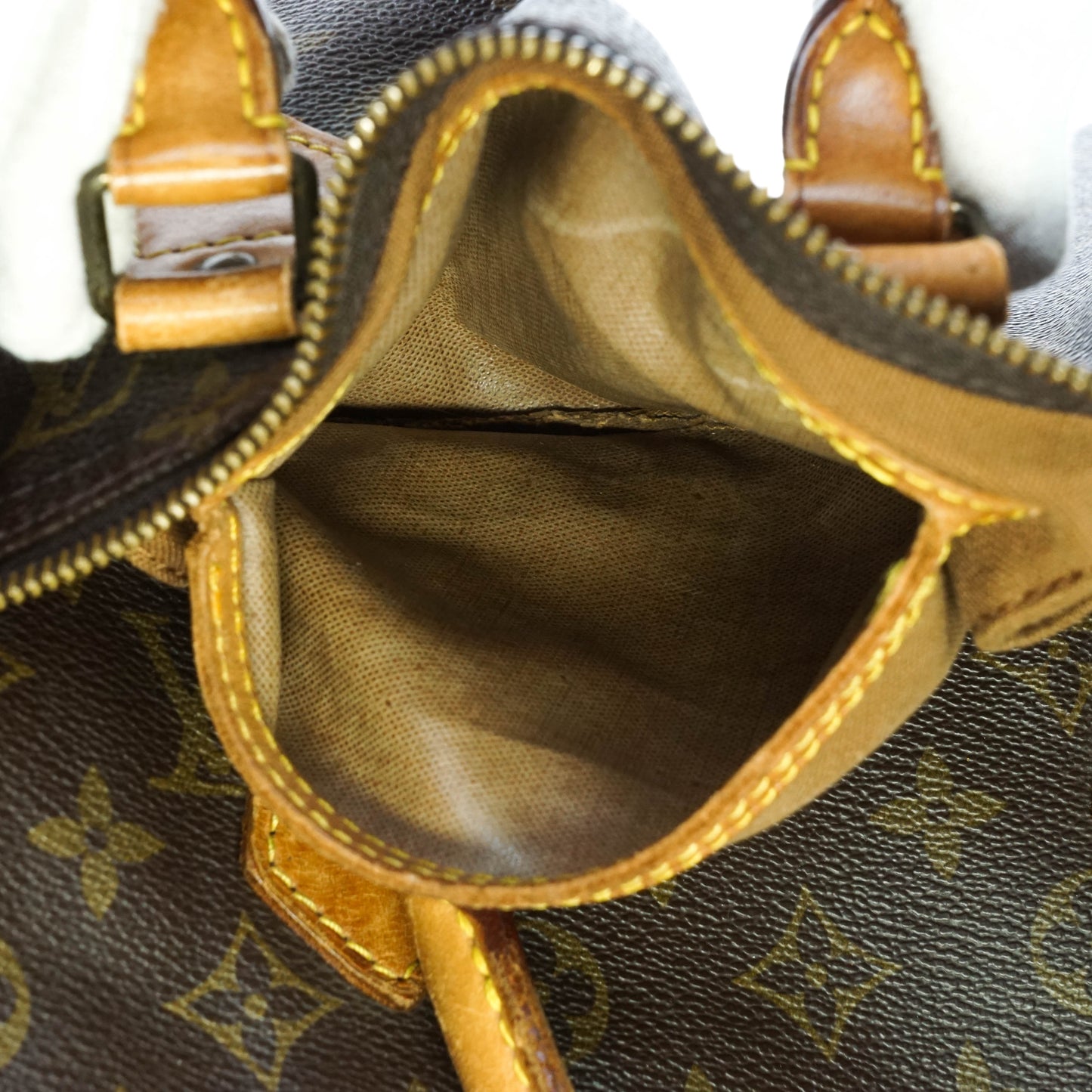 Louis Vuitton Speedy 40 Satchel Bag