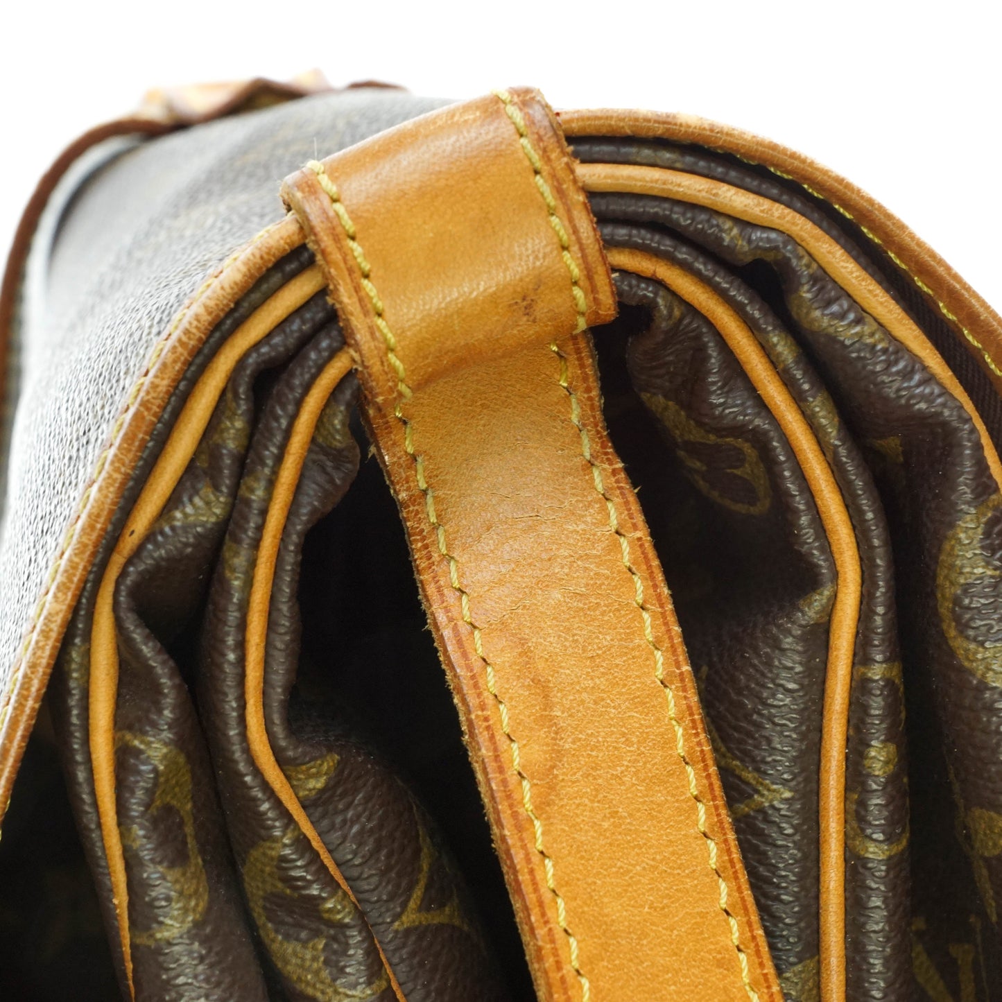Louis Vuitton Saumur 35 Crossbody