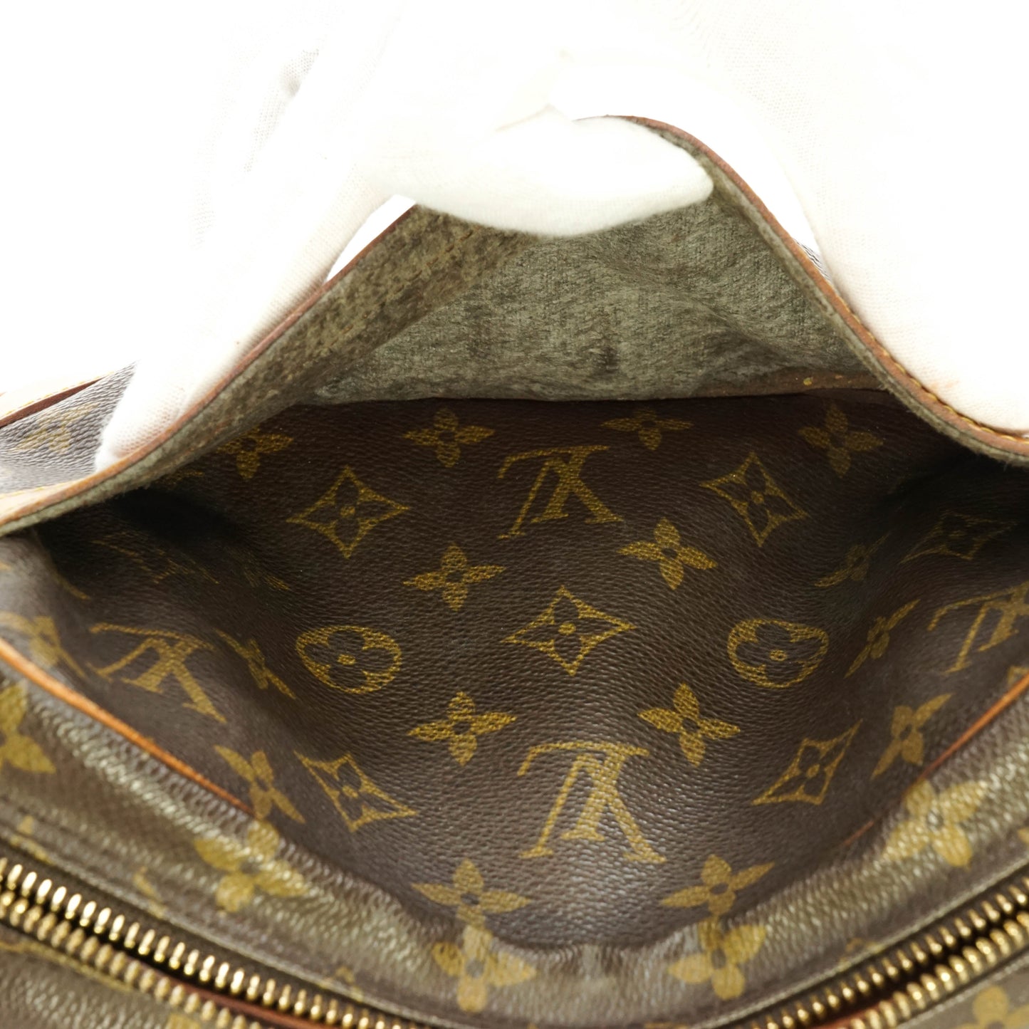 Louis Vuitton Trocadero 24 Cross Body