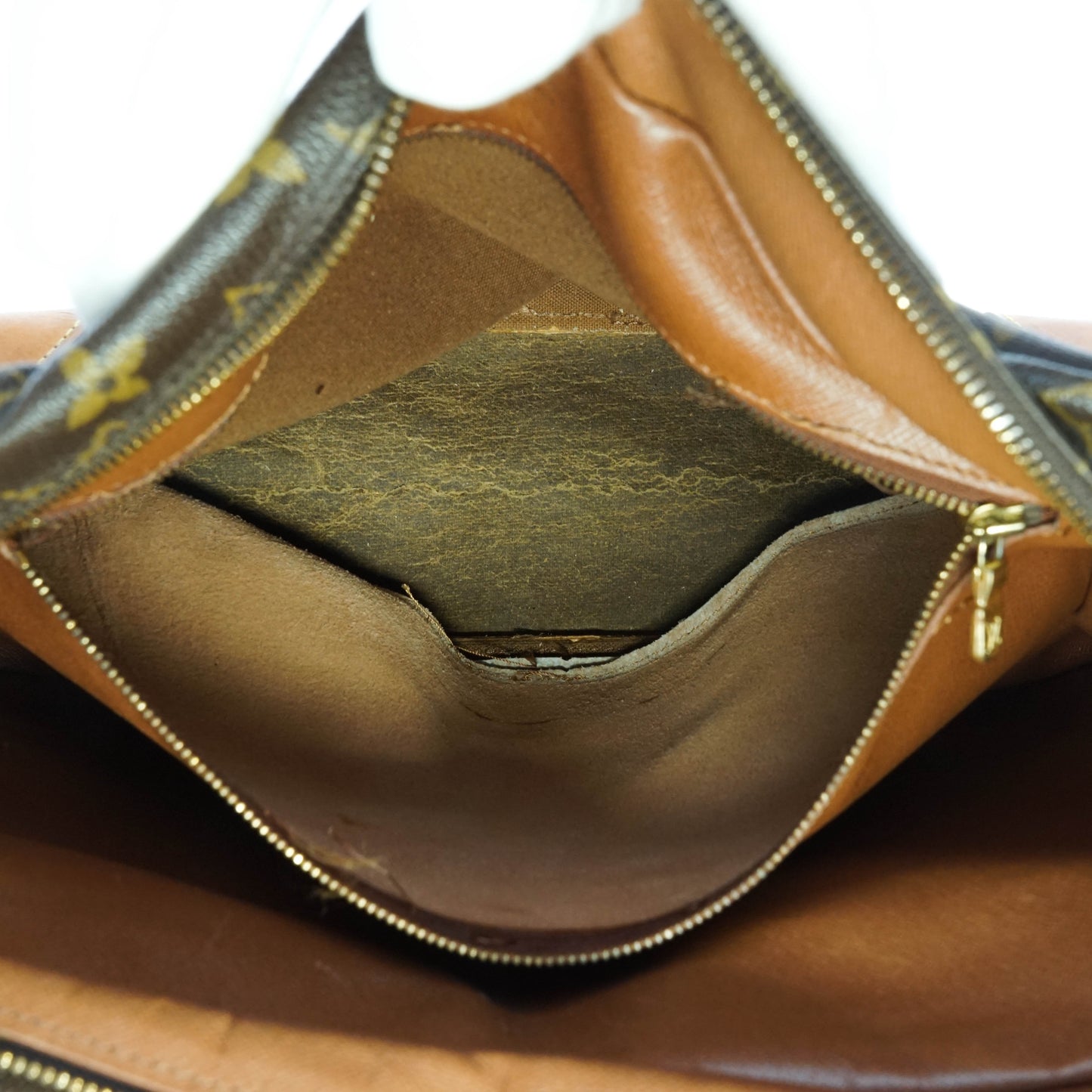 Louis Vuitton Nile Gm Crossbody Bag