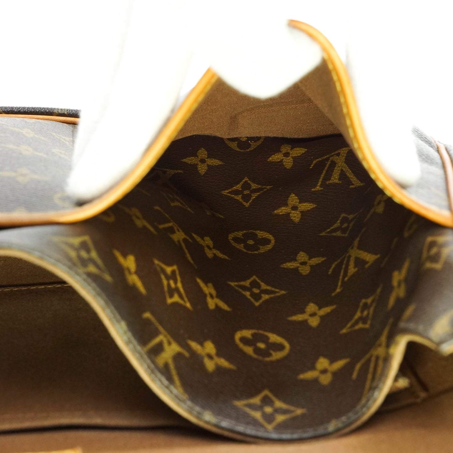 Louis Vuitton Bosphore Gm Crossbody