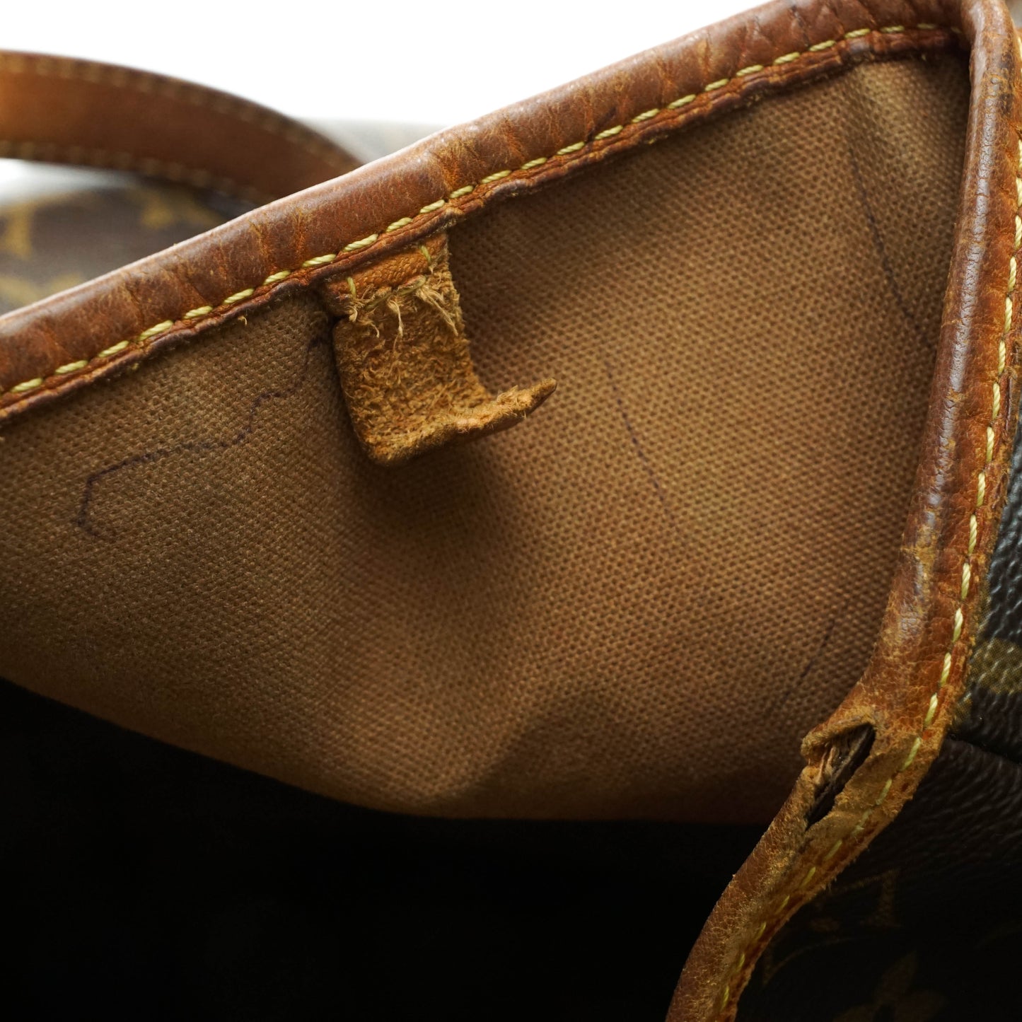 Louis Vuitton Batignolles Vertical