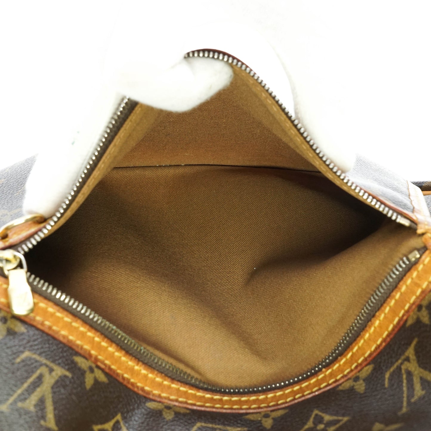 Louis Vuitton Bosphore Messenger