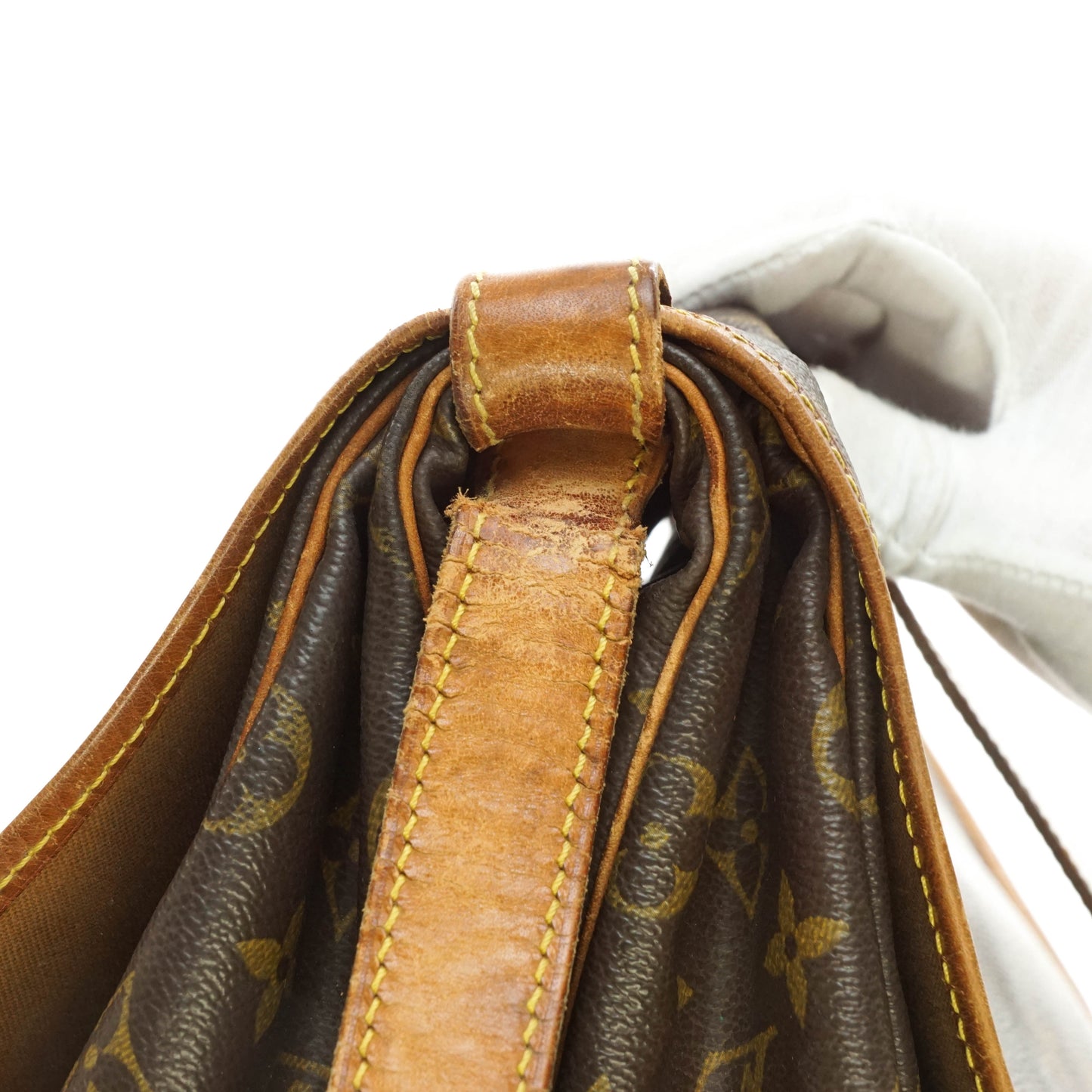 Louis Vuitton Saumur 35 Crossbody