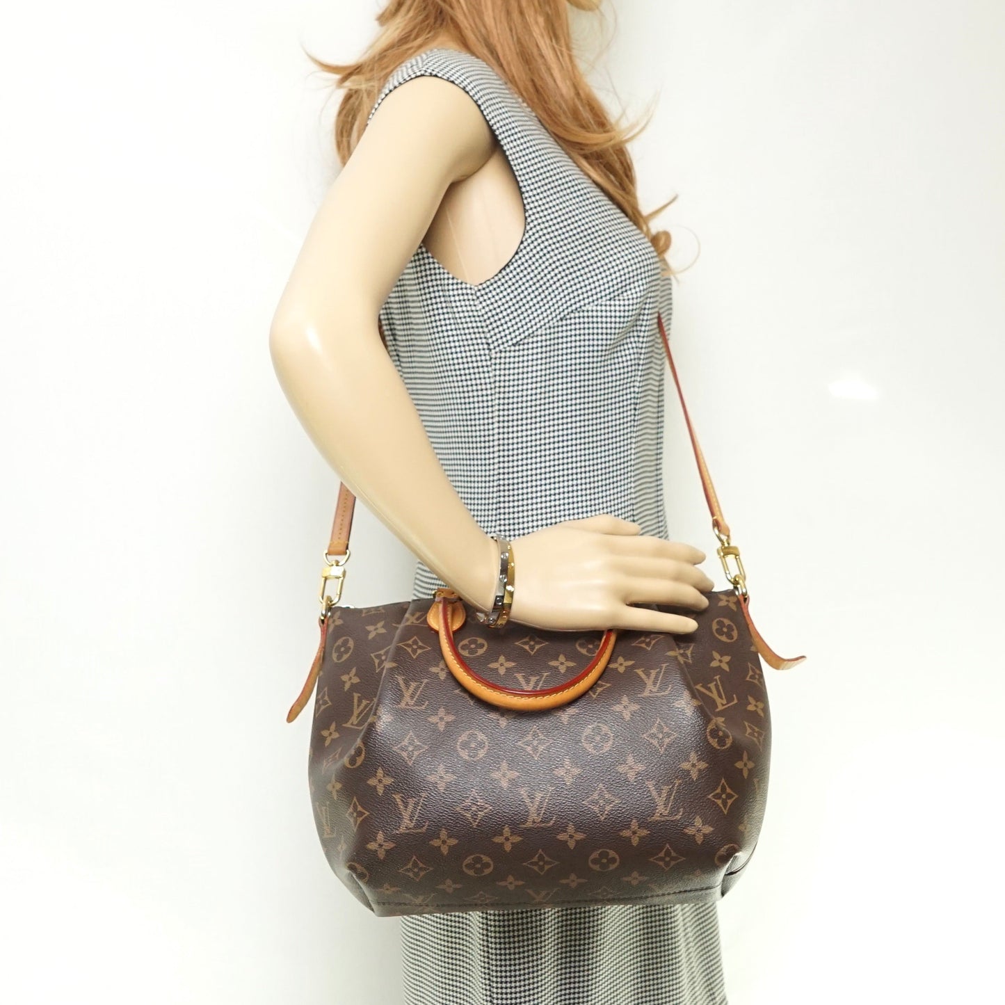 Louis Vuitton Turenne Mm Hand Bag