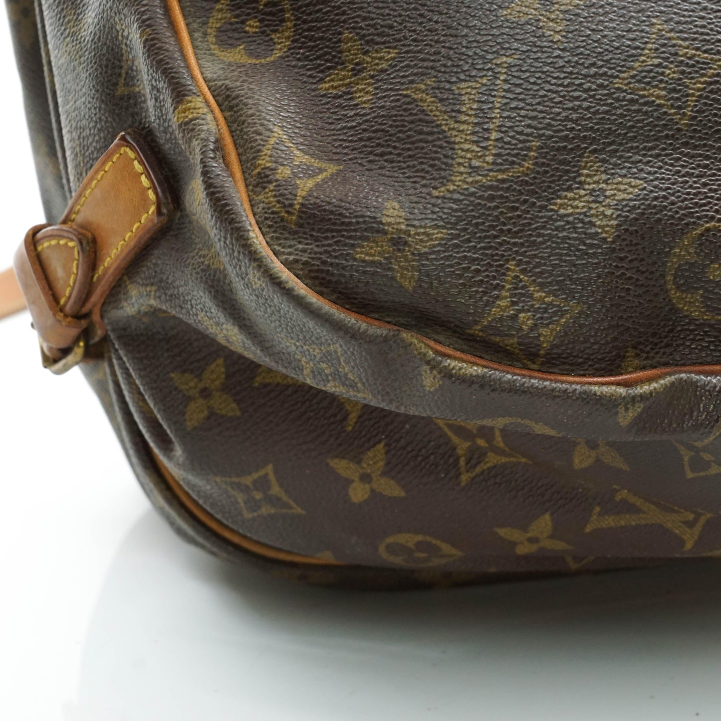 Louis Vuitton Saumur 35 Crossbody