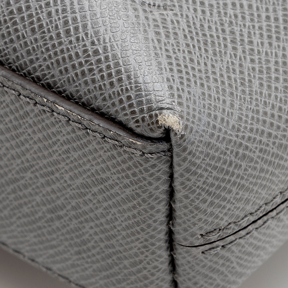 Louis Vuitton Taiga Leather Grigori Messenger Bag (SHF-16544)