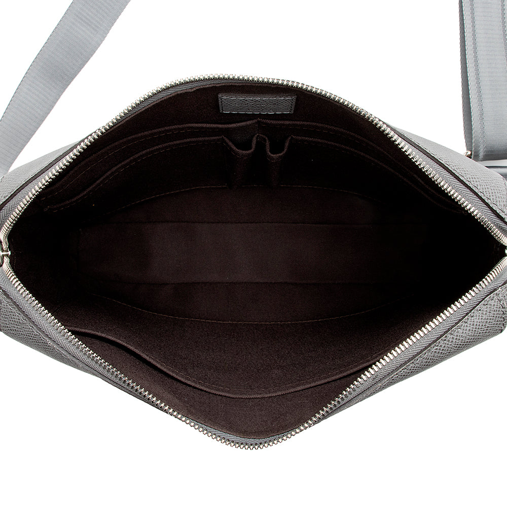 Louis Vuitton Taiga Leather Grigori Messenger Bag (SHF-16544)