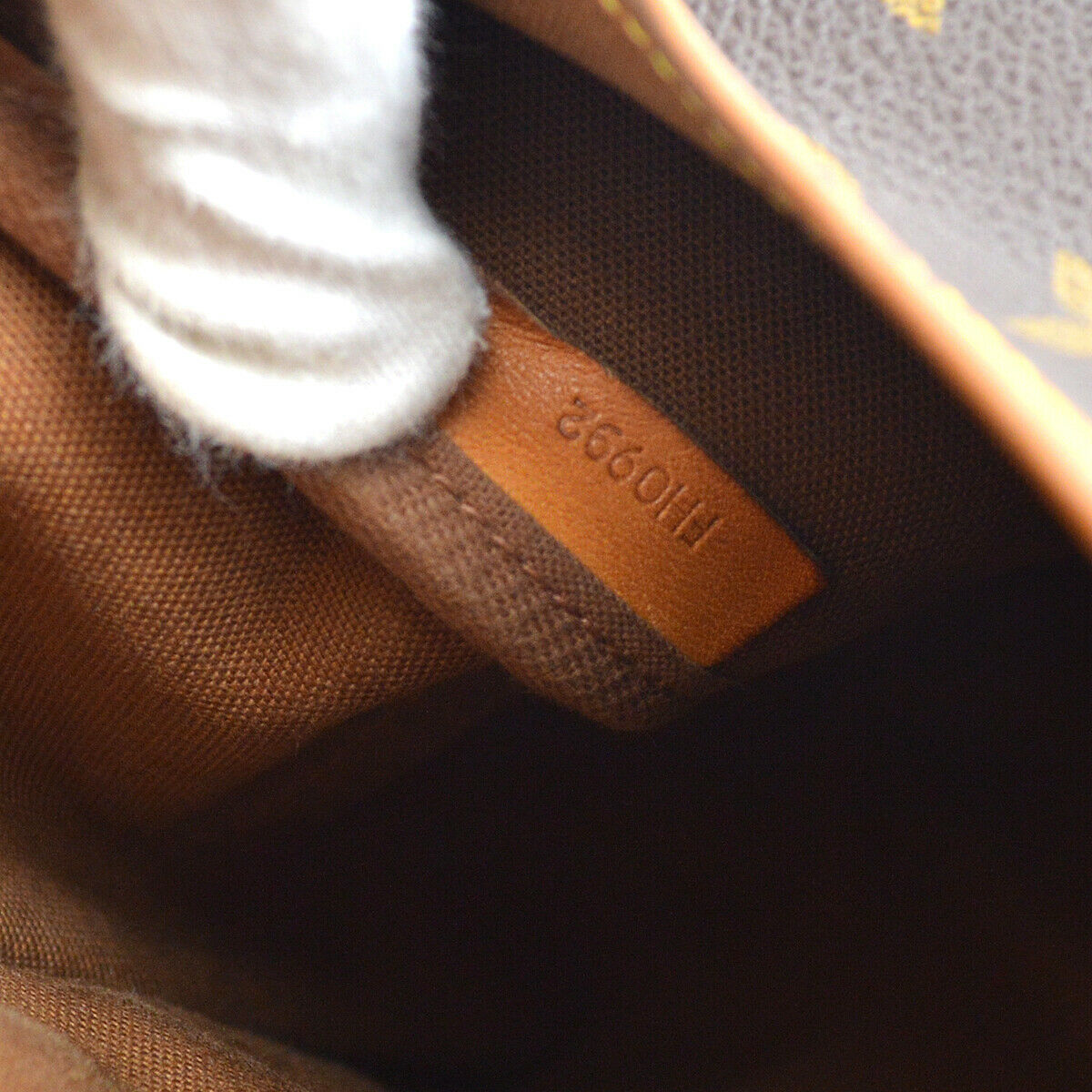 Louis Vuitton Saumur 35 Shoulder Bag