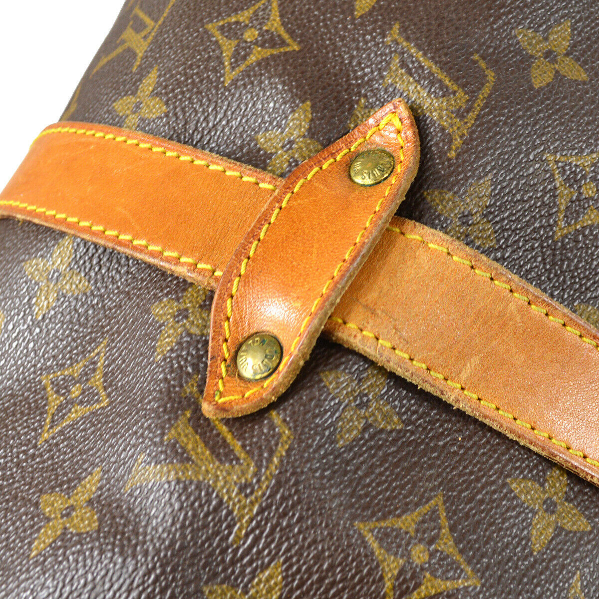Louis Vuitton Saumur 35 Shoulder Bag