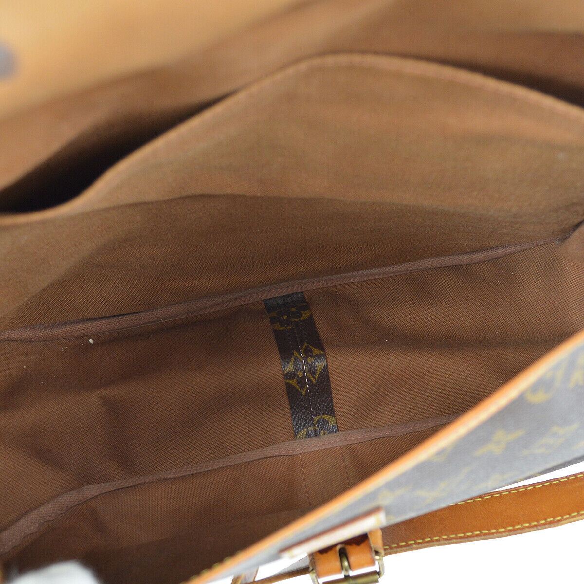 Louis Vuitton Saumur 35 Shoulder Bag