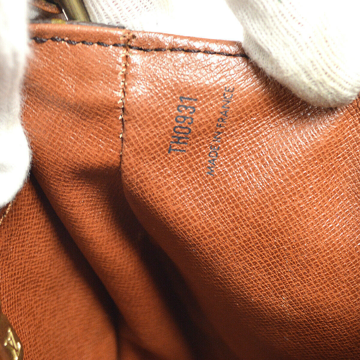 Louis Vuitton Chantilly Mm Cross Body