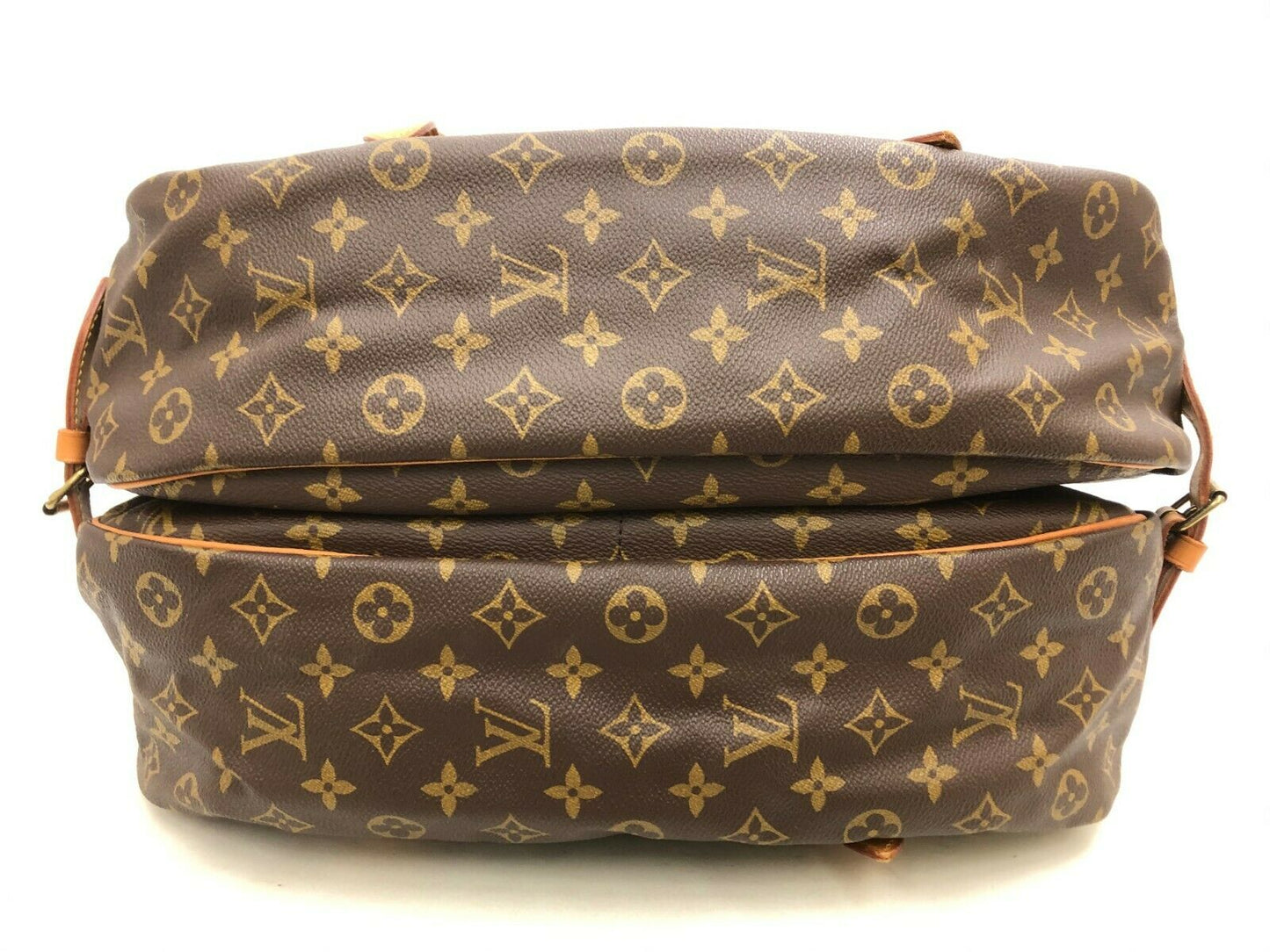 Louis Vuitton Saumur 43 Crossbody