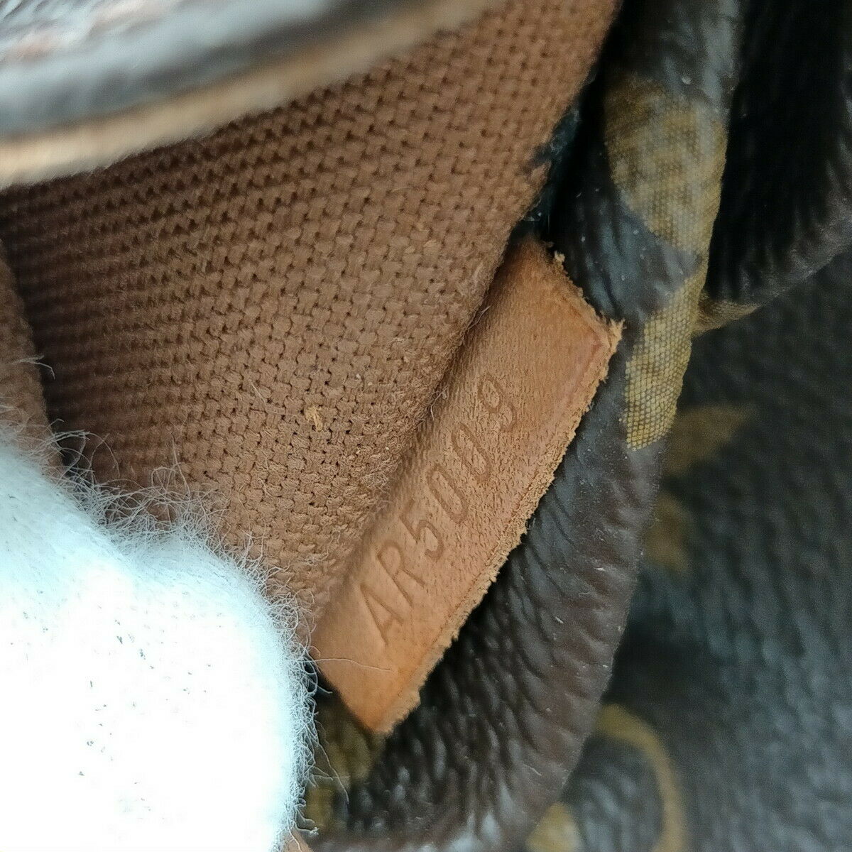 Louis Vuitton Totally Mm Tote Bag
