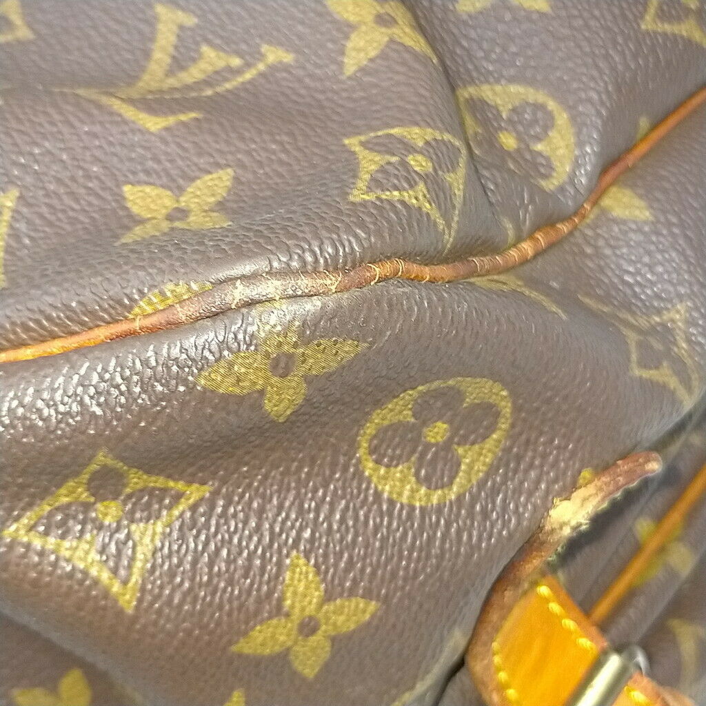 Louis Vuitton Saumur 35 Crossbody
